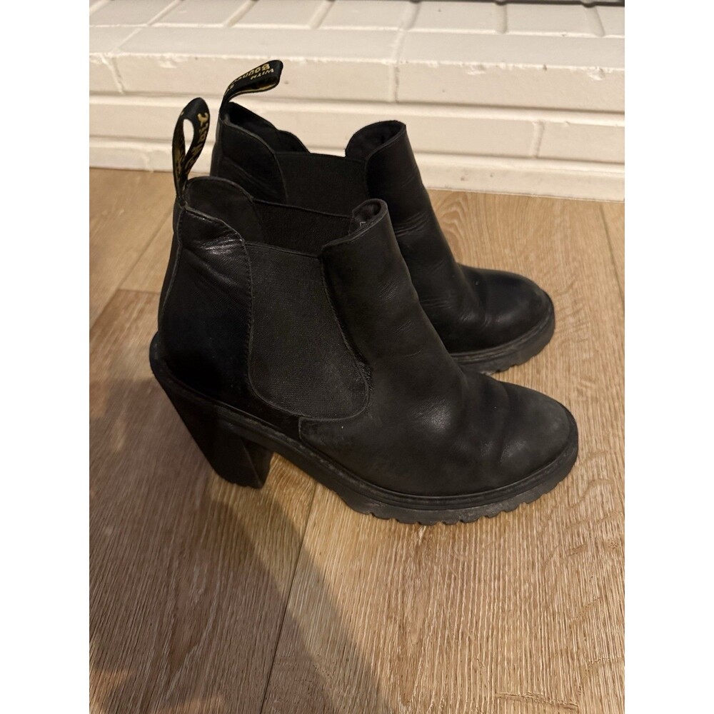 Dr. Martens Leather Hurston Chelsea Boot Lug Sole Heeled Ankle Women's 9 Black